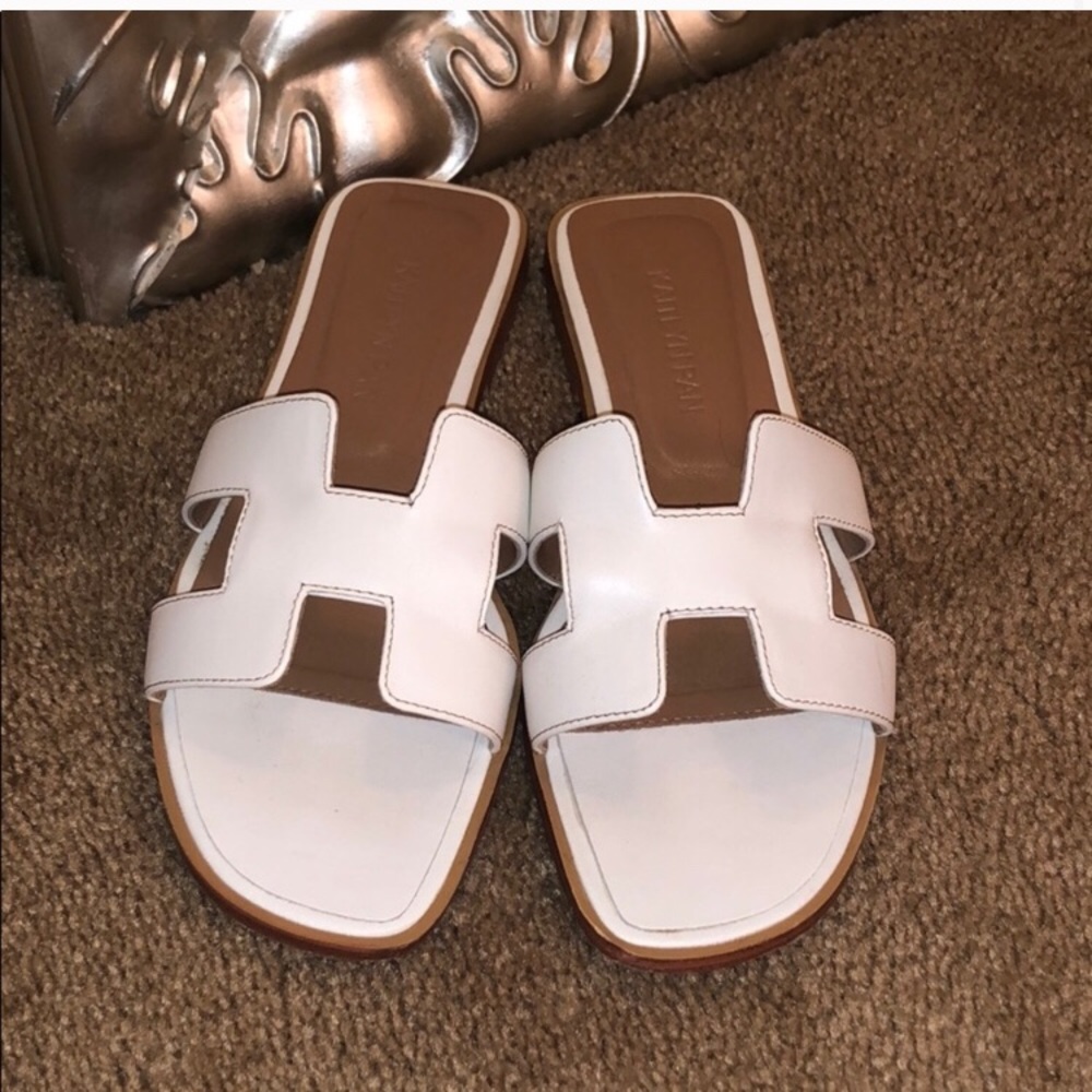 Kaitlyn Pan Hermès inspired white sandals size 8US